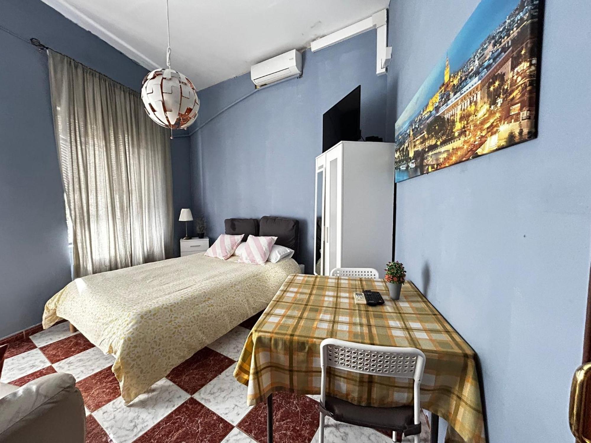 Santa Isabel Low Cost Rooms In Private House เซบีญา ห้อง รูปภาพ