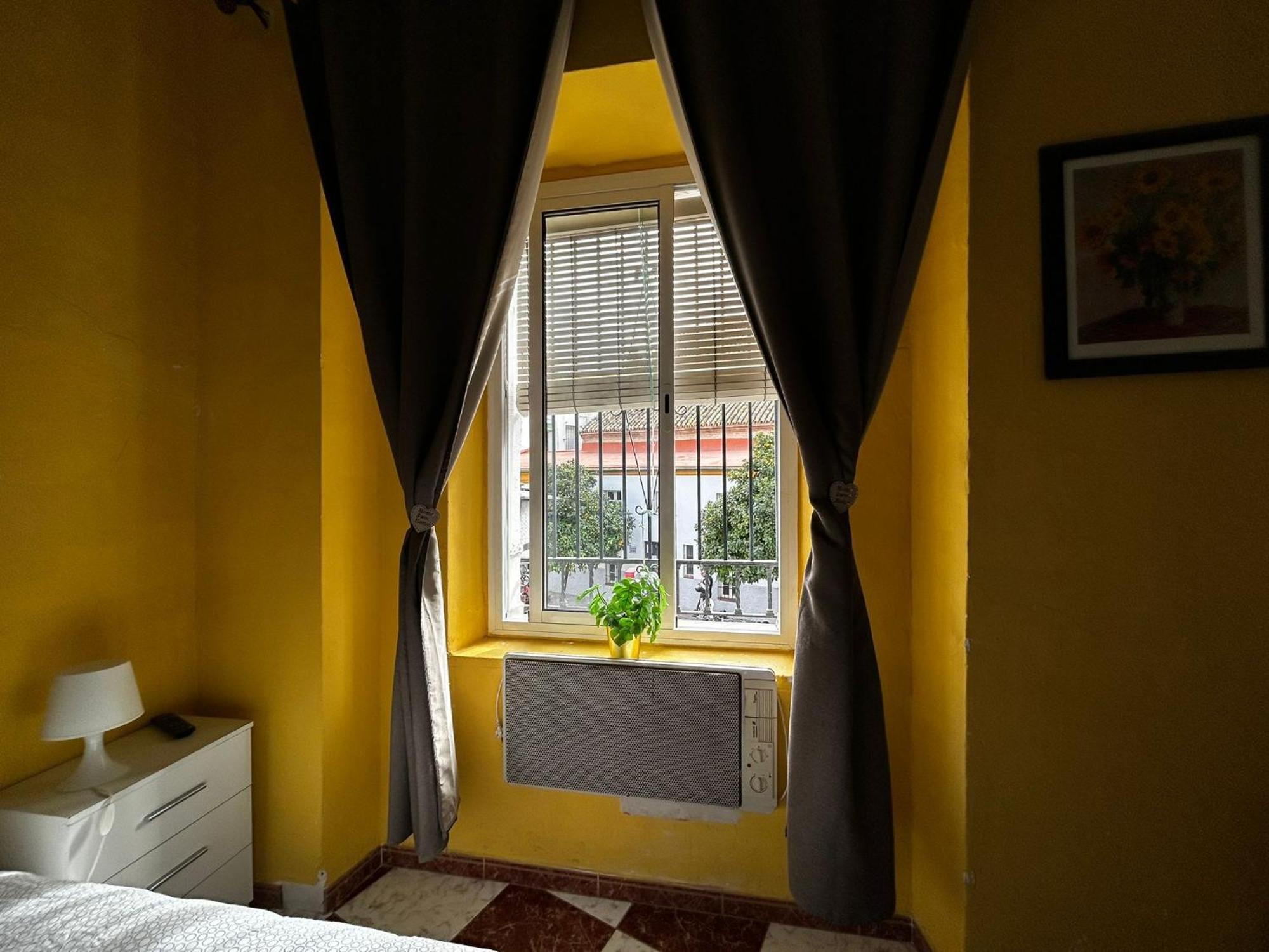 Santa Isabel Low Cost Rooms In Private House เซบีญา ห้อง รูปภาพ
